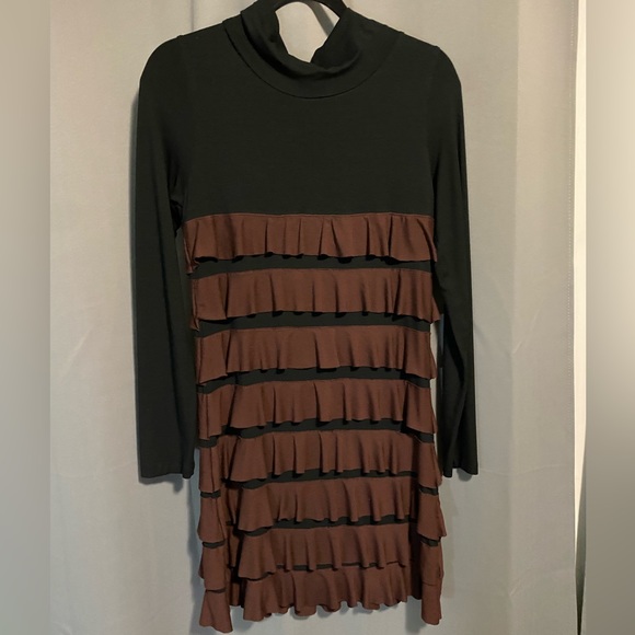 Isle Apparel Tiered Ruffle Cha Cha Dress
 Small - Picture 1 of 3